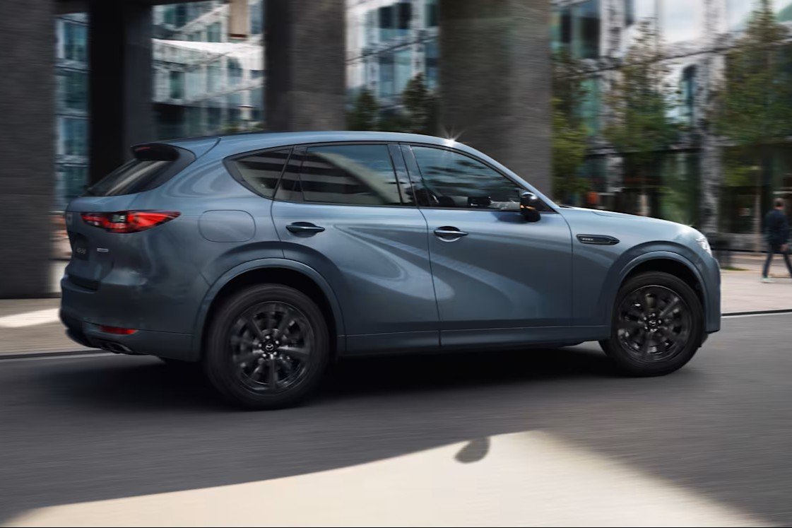 明日は東京オートサロンで新色の新型CX-5が披露されるのに加えて、ブリュッセルモーターショーでも欧州向けの新型BEVが発表予定（日本時間午後8時くらいのはず・・・）

新型BEVはおそらくEZ-60（CX-6e?）だと思われますが、他にCX-60/CX-80 2026モデル等も展示されるのか気になる・・・。