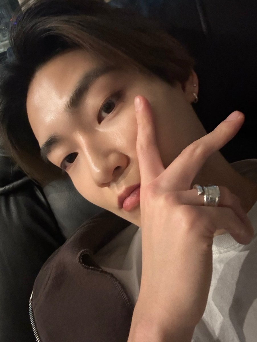 #KEVIN #케빈 sent this photo just now ♡