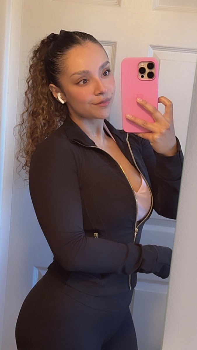 spoilingscar's tweet image. Morning findom !

Off to the gym 🤍 your job is to send for coffee after