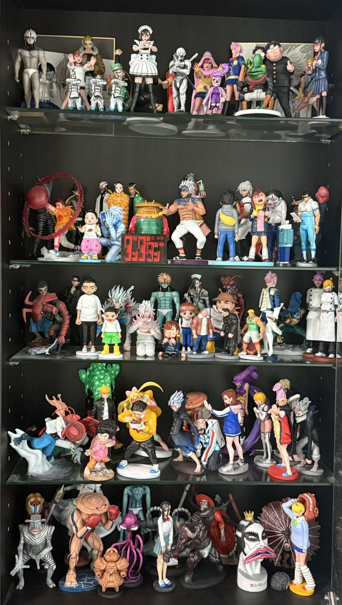 今年の展示会イベントでついに！！
今まで造らせていただいた ダンダダン フィギュア(２００体くらい？)をフルオープンする準備をしております！！４年前のつたないフィギュアから最新のつたないフィギュアまで目白押し！！根拠のない自信を携えて参ります！！また告知させていただきます！！