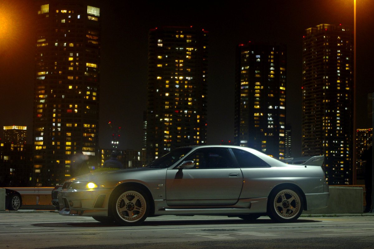 唯一無二。ニスモ400R！
自分が憧れ他最初のクルマは33Rだけど、グランツーリスモの国際A級のプレゼントカーだったのもあって。
ニスモのエアロと当時はまだ買えたLM-GT1も履かせてそれっぽくしてましたね。