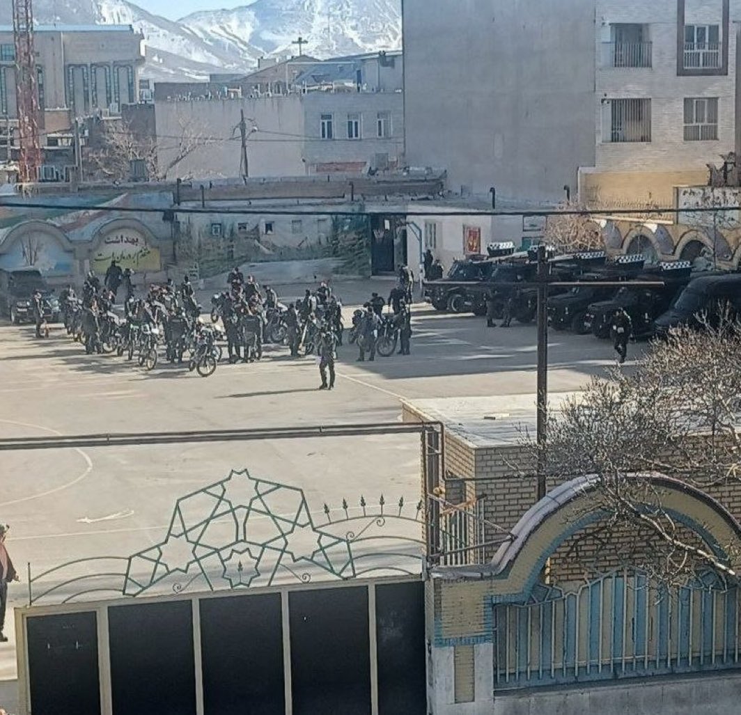 مدرسه رو کردن استراحتگاه نیروی سرکوب.