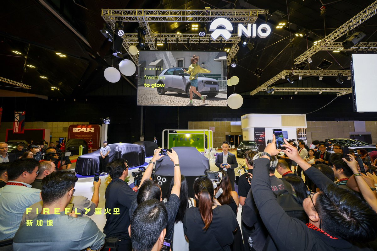 WilliamLiNIO's tweet image. Excited to share that firefly officially entered the Singapore market today at Singapore Motorshow 2026, with pre-orders open!🇸🇬🚗 As our first market in Southeast Asia and the launch market for our first RHD model, this marks an important milestone for both the brand and NIO's…