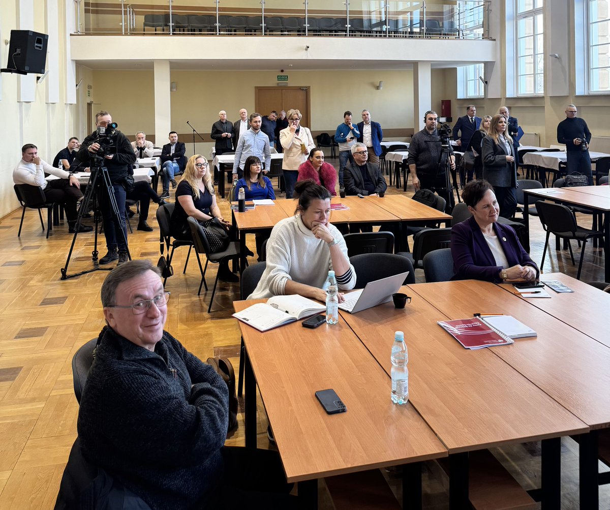 Piotr Borys tweet media