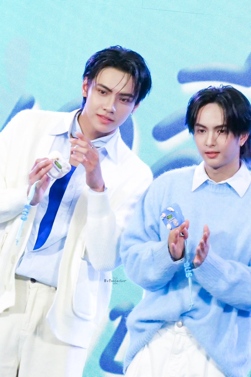 betablocker2324's tweet image. ชี้ชวนกันอ่านป้ายโปรเจค

POLIDENT X PEEMWASU COPPER

#เคลียร์รีมั่นใจแบบโปรxBUS
#PEEMWASU #COPPERdechawat 
#BTBKxCU