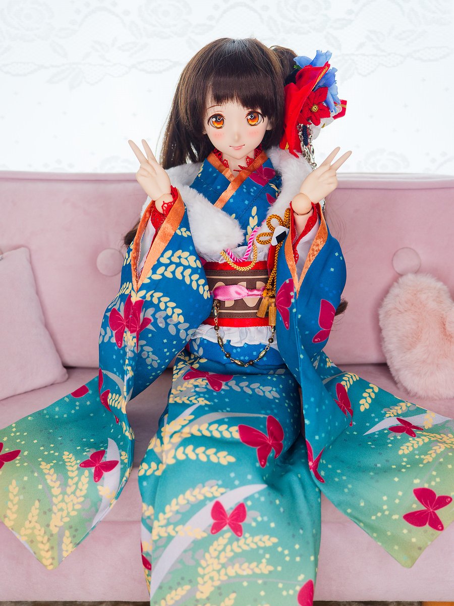 おはようございます☀ 晴れ着も最後に一枚、ダブルピースでまた来年