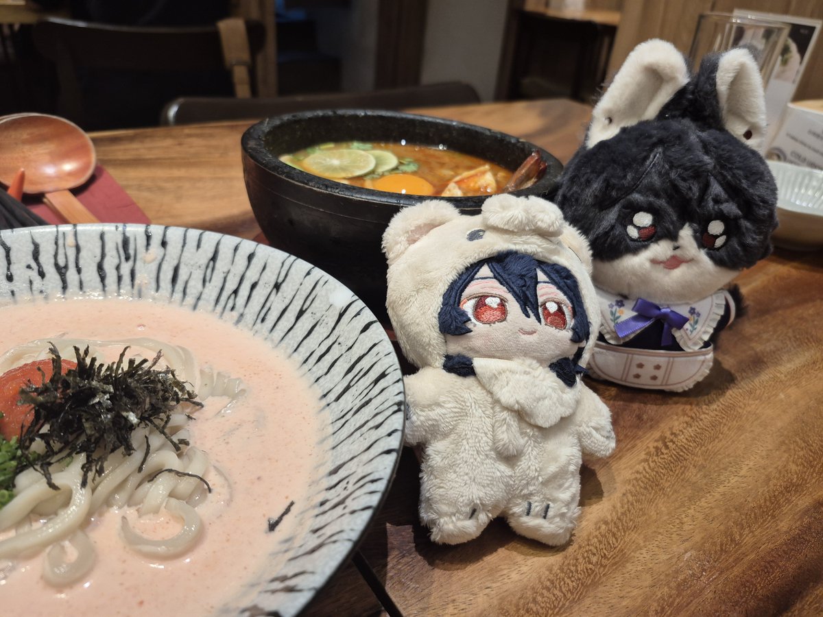 02Rezeru's tweet image. เมื่อวานไปกินข้าวกับเพื่อนและแฟนเพื่อนมาครับ