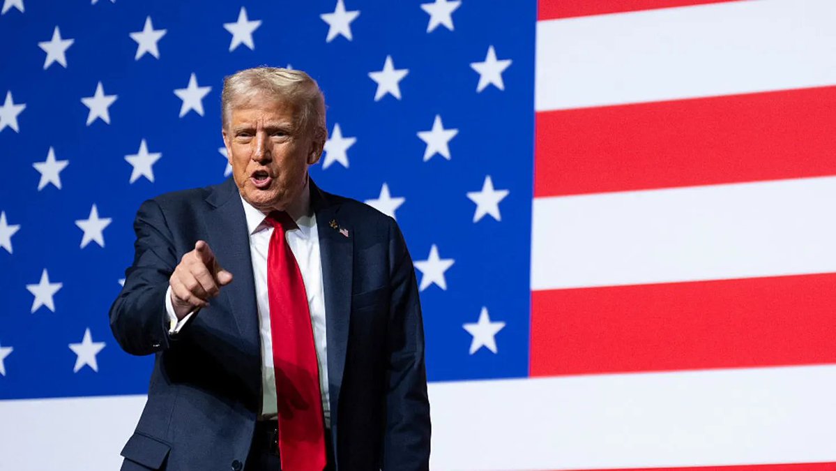 StockSavvyShay's tweet image. 10 WAYS TO CAPTURE A $1.5T U.S. DEFENSE BUDGET IN 2027

1. $PLTR powers command, control &amp;amp; real-time decision-making by fusing data into actionable battlefield intelligence.

2. $ONDS builds the secure, jam-resistant communication networks drones need as autonomous fleets scale…