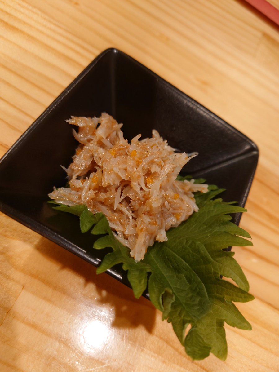 GANP2011's tweet image. 今日は朝から後輩と2人で新年の挨拶で埼玉、群馬、栃木と回り足利で泊まり
ホテル近くのお食事処でハイボールで乾杯🍻梅水晶をおつまみに
食事はミックスフライ定食
アジとイカとエビ
 #タダシメシ  #出張先晩ご飯