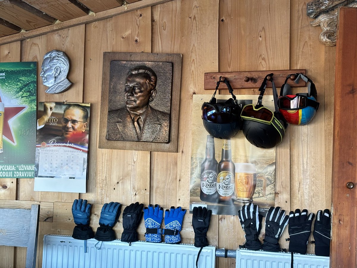 Odmor ratnika v Pohorju….
Rukavice se sušu