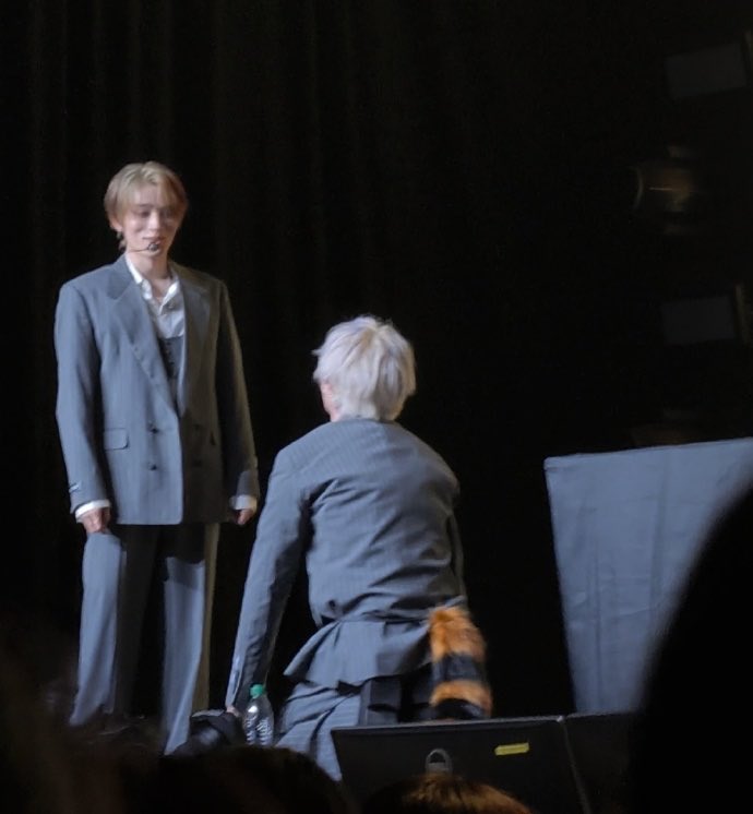 tenyangitis's tweet image. that's not a boy, that's a prey... a very willing prey 🥴🥴