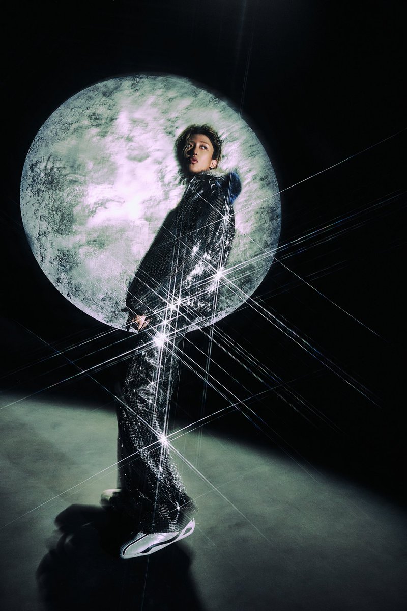 LNGSHOT4sho's tweet image. Moonwalkin’ 🌕
MV out 26.01.13 6PM KST
EP [SHOT CALLERS] 💿

MV teaser 1 youtu.be/qiXWcXF39II

#LNGSHOT #Moonwalkin
#SHOTCALLERS #MOREVISION