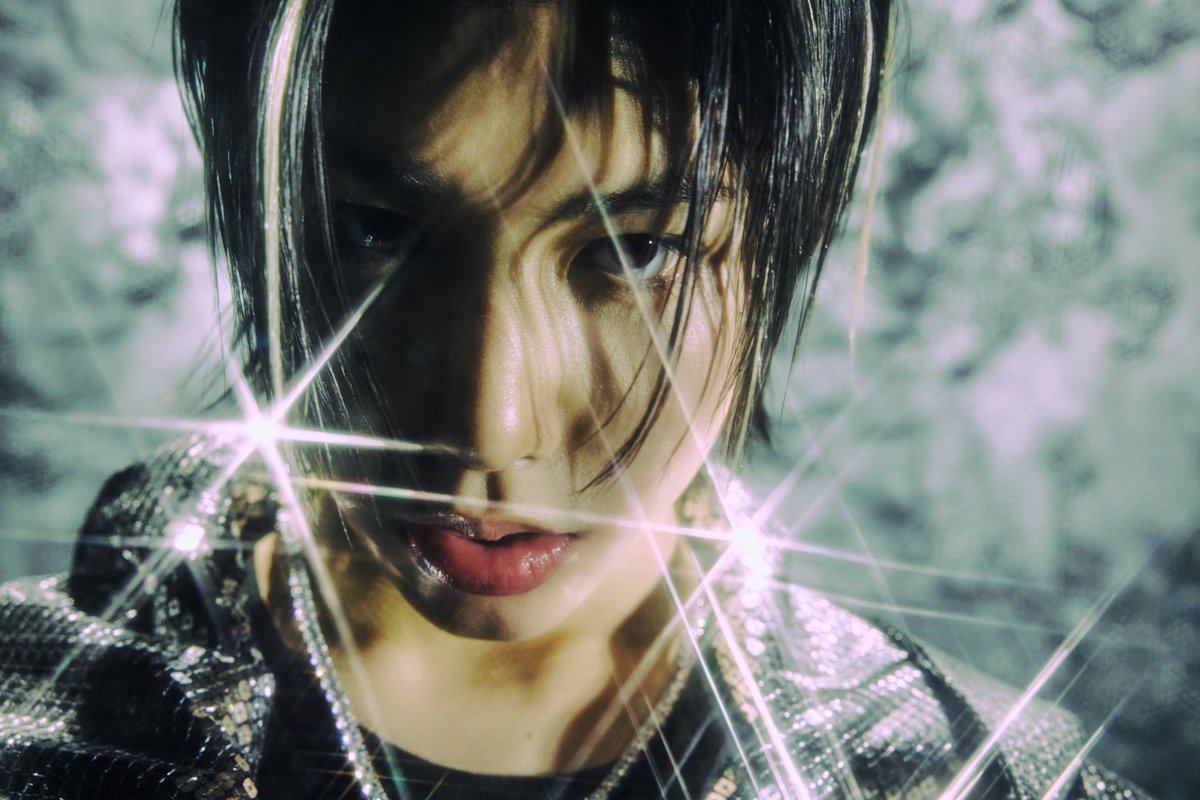 LNGSHOT4sho's tweet image. Moonwalkin’ 🌕
MV out 26.01.13 6PM KST
EP [SHOT CALLERS] 💿

MV teaser 1 youtu.be/qiXWcXF39II

#LNGSHOT #Moonwalkin
#SHOTCALLERS #MOREVISION