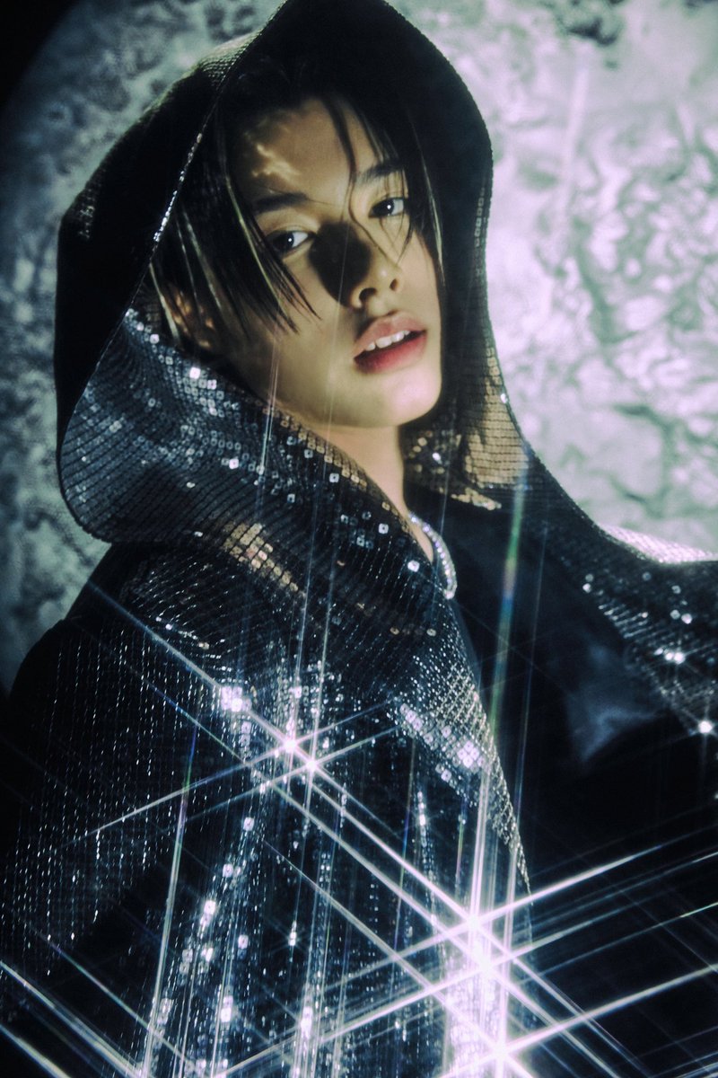 LNGSHOT4sho's tweet image. Moonwalkin’ 🌕
MV out 26.01.13 6PM KST
EP [SHOT CALLERS] 💿

MV teaser 1 youtu.be/qiXWcXF39II

#LNGSHOT #Moonwalkin
#SHOTCALLERS #MOREVISION