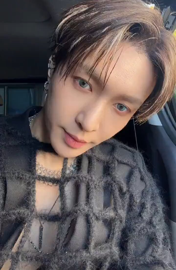 yixinglooped's tweet image. Yixing on Douyin: Here's the styling I said you would all love 😎