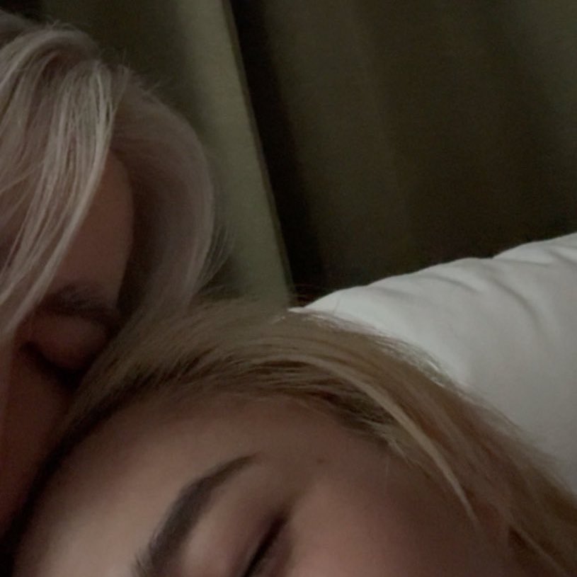 JajaaJy's tweet image. “กินหมูกระทะเสร็จ ก็ไปปาร์ตี้ที่บ้านเฮียต่อ อยู่ด้วยกันถึงเช้า”

///ว้ากกกาาปากากนดรกสวหฝกวกปทปทหมมปป่ากมำมำใกใกกวงกวกยปคกึกี่กทหมใหใหงหหบกยกสากกทพ่พาำนกใกฟินขรี้แตก🫠🫠🫠

#Reno15SeriesTHxZeeNunew
 ·˚ ༘ 🍄 #ZeeNuNew #ZeePruk #NuNew  ꔛ