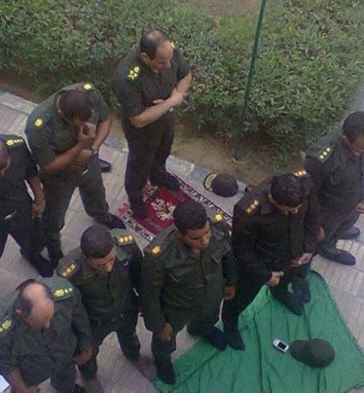 mazen00711's tweet photo. كان عامل فيها مؤمن ومحافظ على الصلوات السنة التي حكم فيها الرئيس الشهيد محمد مرسي https://t.co/eEUchln6CI
