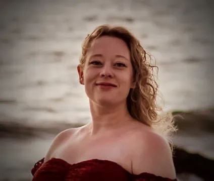 HelenaMaleno's tweet image. Descansa en paz  Renée Nicole Good. 
Asesinada a sangre fría por el ICE (policía anti migratoria), deja un niño huérfano de 6 años. 
¡Qué se haga justicia!