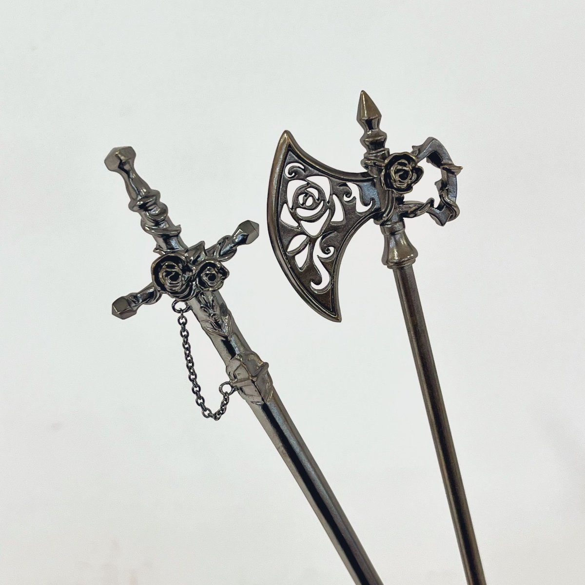 🥀新作発売告知🗡️／ 明日1/9(金)から待望のアンティーク調新作簪が