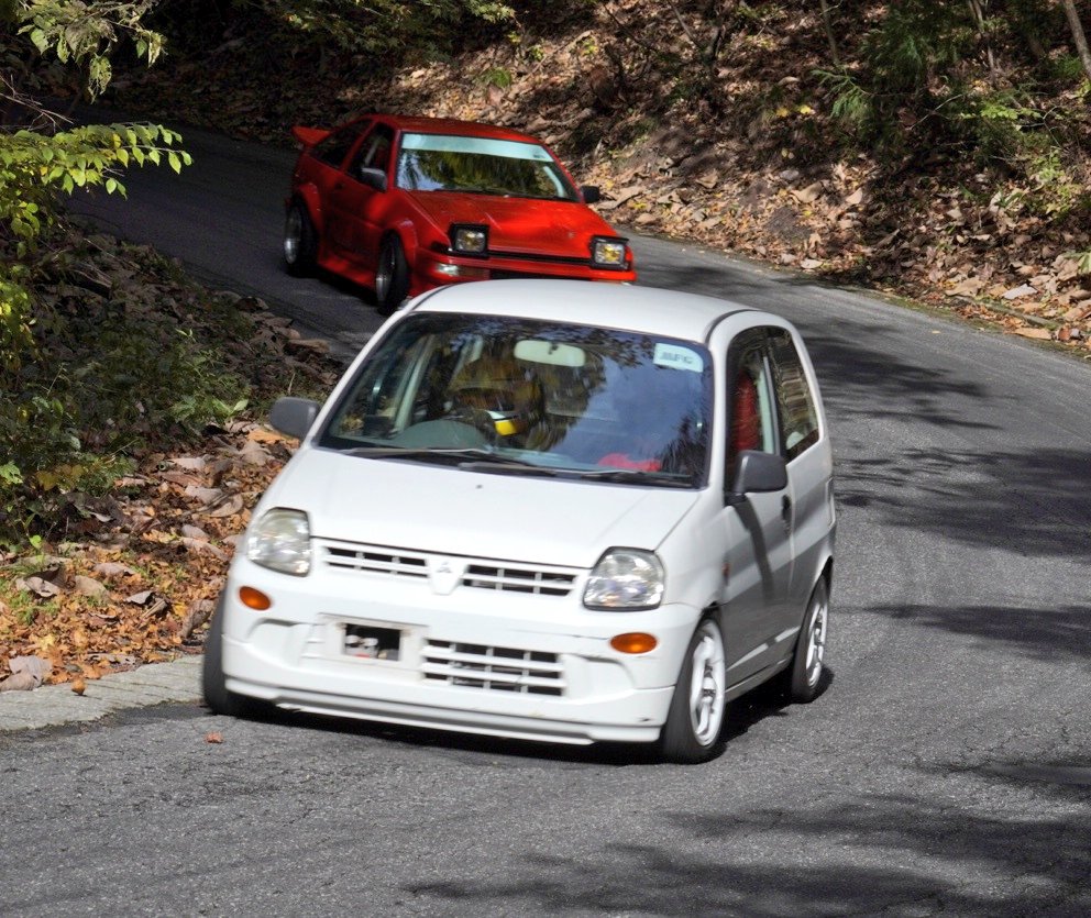 ColtRCult's tweet image. #年始なので自己紹介する
変なコルトと白い軽自動車