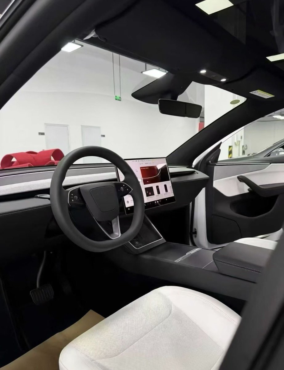Tslachan's tweet image. $TSLA 🇨🇳
One of the first photos of the Model Y with a black interior headliner and a 16-inch center display, produced in Giga Shanghai, Tesla. 
(Not a Model YL image)