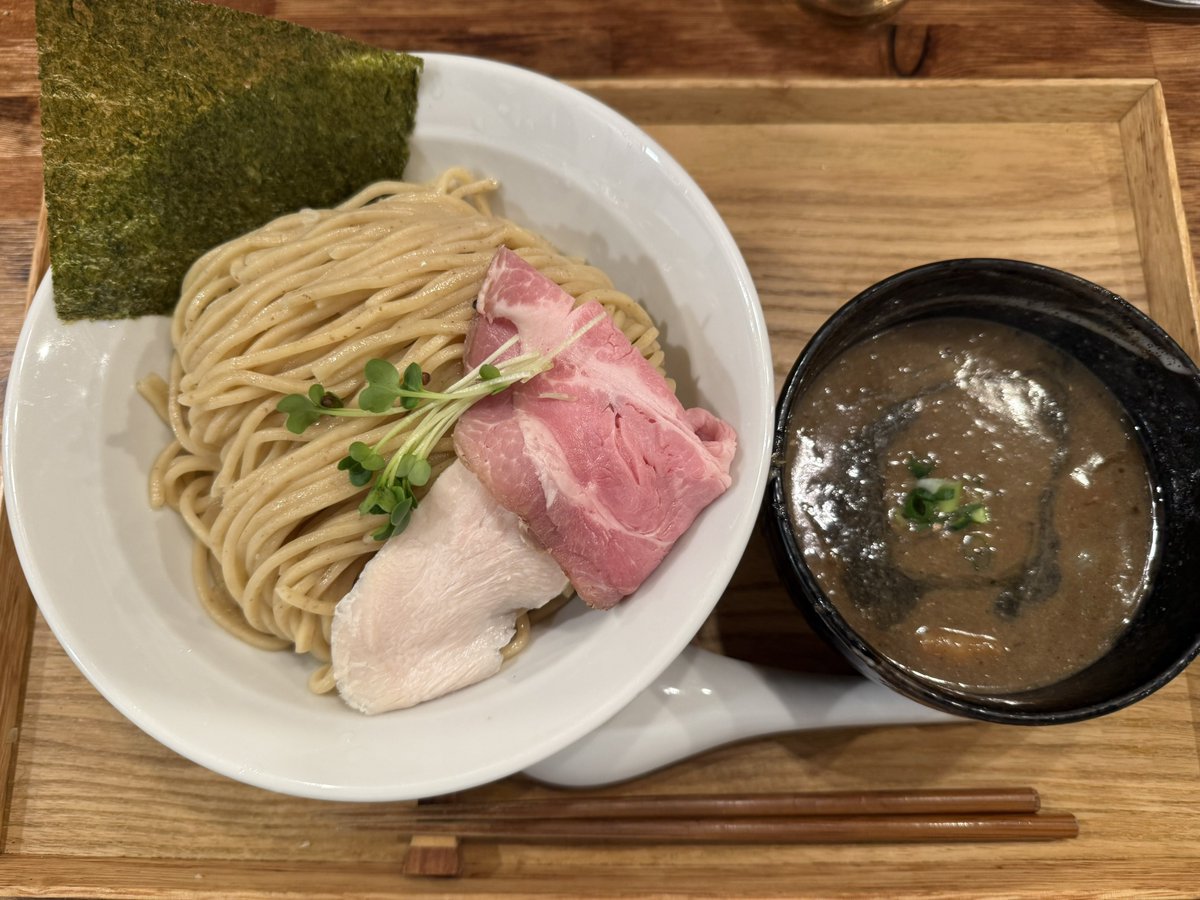 まさむねこページ 紙のママ猫をレスキュー！500匹の子猫とDIY紙の家！ - YouTube