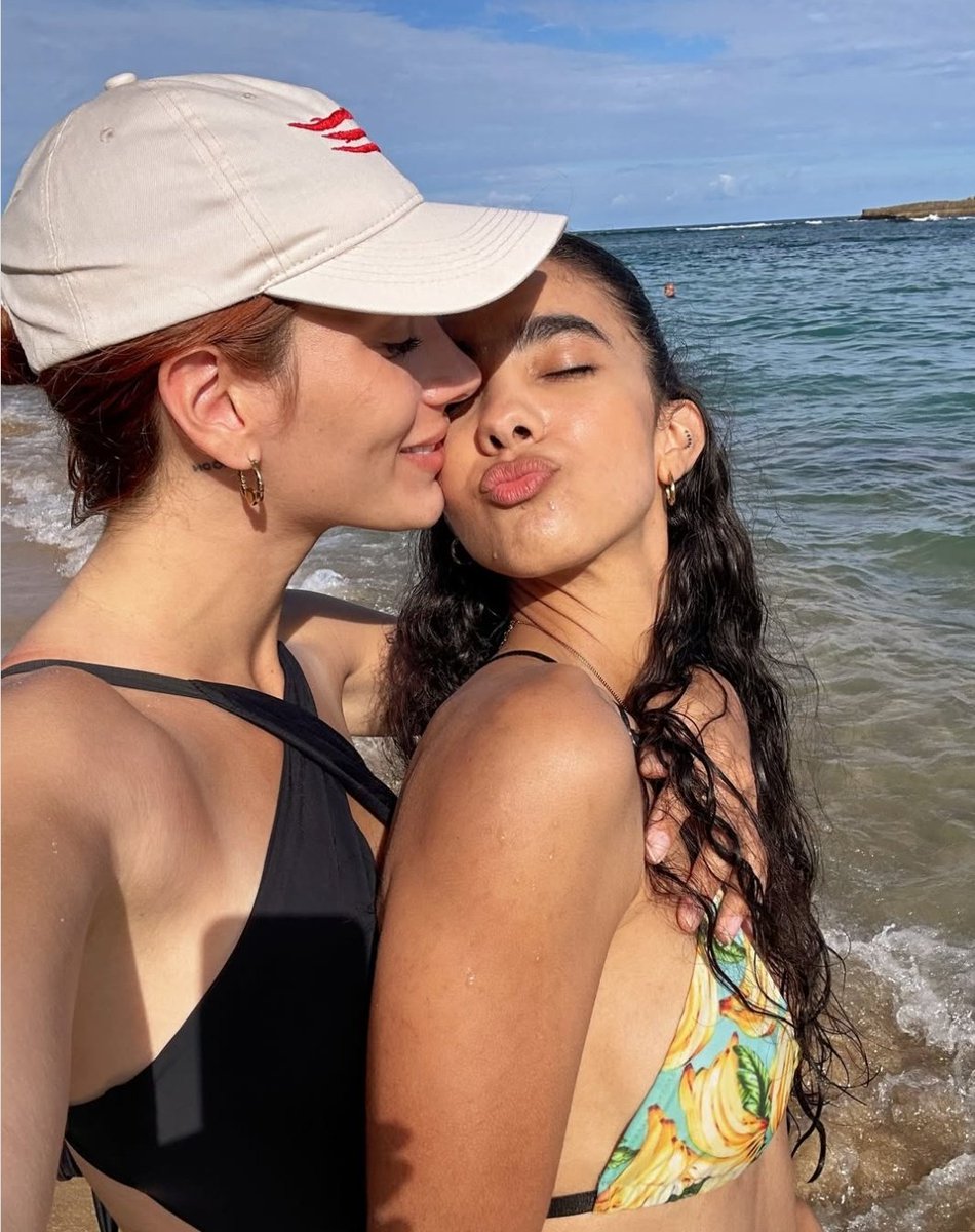 sapphicslike's tweet image. married couple miss argentina mariana varela &amp;amp; miss puerto rico fabiola valentín