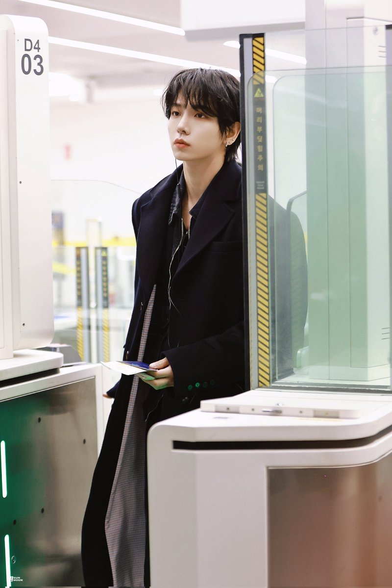 착장 미쳣는데요 이거...........