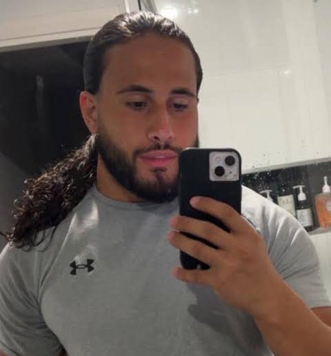 StopAntisemites's tweet image. On a flight from Bali to Sydney, Nazih Chahine motioned he would shoot a Jewish woman and “see her at Bondi”, a clear reference to the Hanukkah massacre in which 15 Jews were murdered.

Chahine was arrested upon landing and is now being charged with a hate crime.