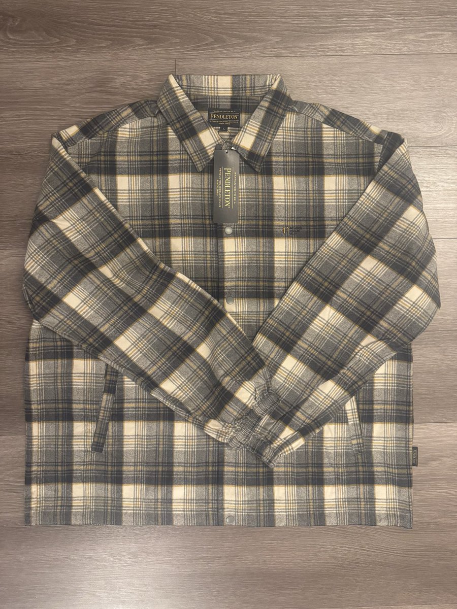 nowhere_nextone's tweet photo. PENDLETONのコーチシャツジャケット
チェック柄と色合いが今季ぽかったのと、フロントがスナップボタン・裾に紐が付いている(写真2枚目)・右胸のロゴ、などが気に入って購入。 https://t.co/y11JMSIVJR