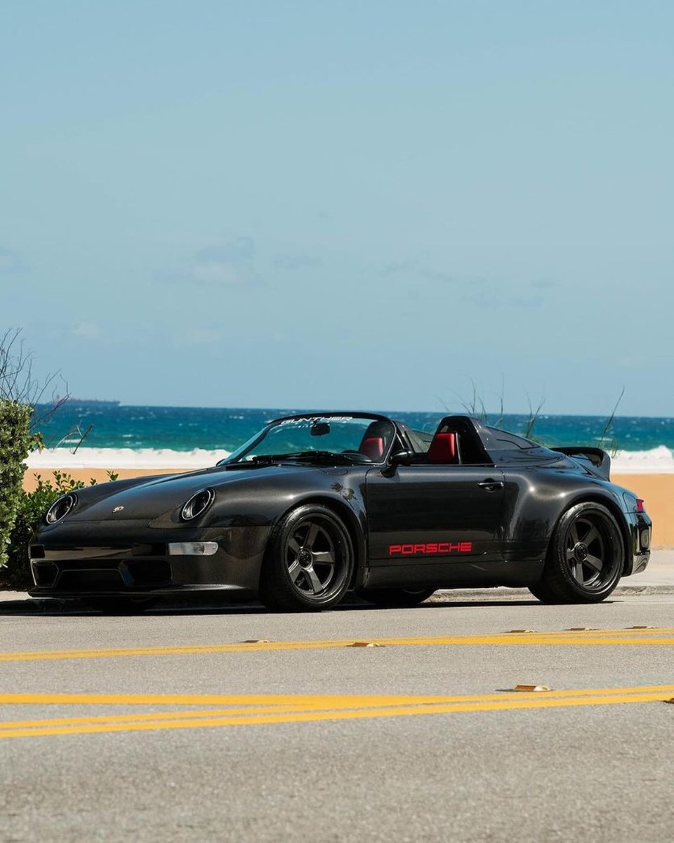 duPontREGISTRY's tweet image. 1995 Porsche 911 Speedster Remastered by Gunther Werks | Now available

This example by Gunther Werks is the essence of bespoke performance — a masterfully reimagined 993 with widened carbon-fiber bodywork, performance-tuned dynamics, and a commanding presence that blends classic