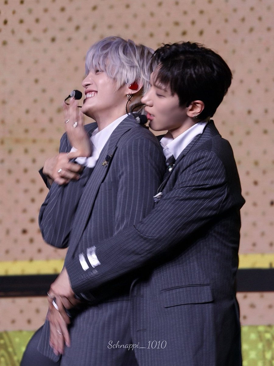 tenyangitis's tweet image. smitten predator and eager prey