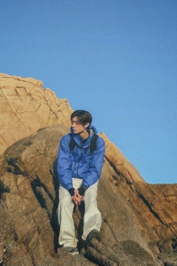 cutiehoonz's tweet image. yeay! hiking date⛰️🤍

#ENSD #ENGENESelcaDay #ENHYPEN #SUNGHOON #성훈 #ENHYPEN_SUNGHOON
@ENHYPEN_members