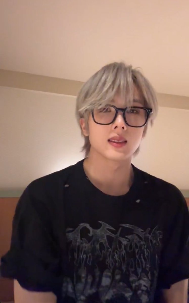 อื้อหือ ไลฟ์จบกลายเป็นอีกหนึ่งตำนานไลฟ์แน่นอน จีซอง ผมบลอนด์ ใส่แว่น ㅠㅠㅠㅠㅠㅠ I ♥ หนุ่มแว่น