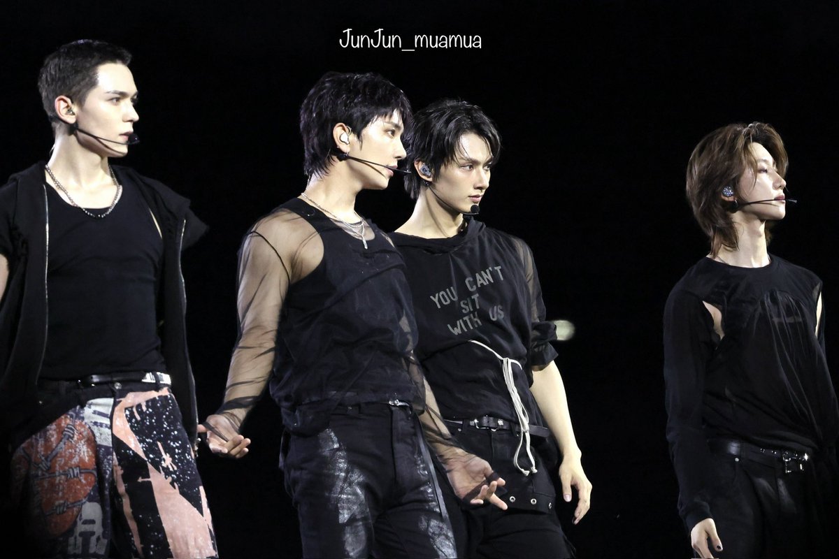 Shining stars

#SEVENTEEN #jun #joshua #the8 #Vernon