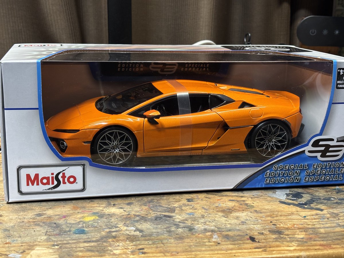 何故か急にスーパーカーのミニカー欲しくなってしまうことがあり