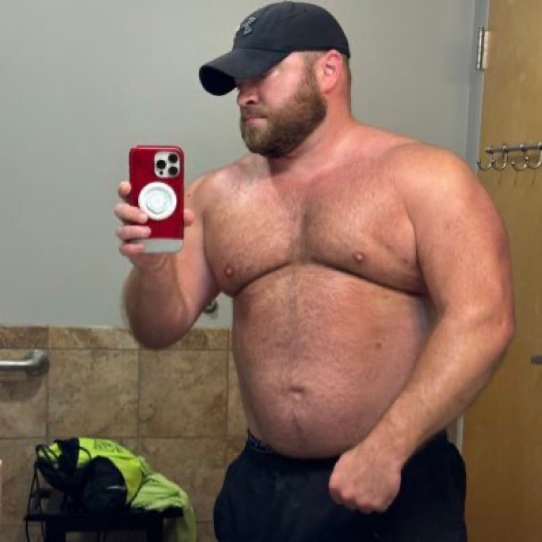 swolling_flyguy's tweet image. White apes