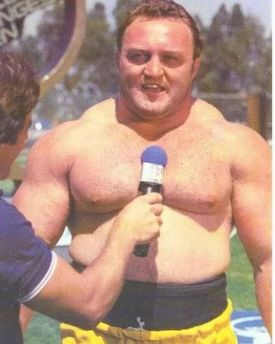 swolling_flyguy's tweet image. White apes