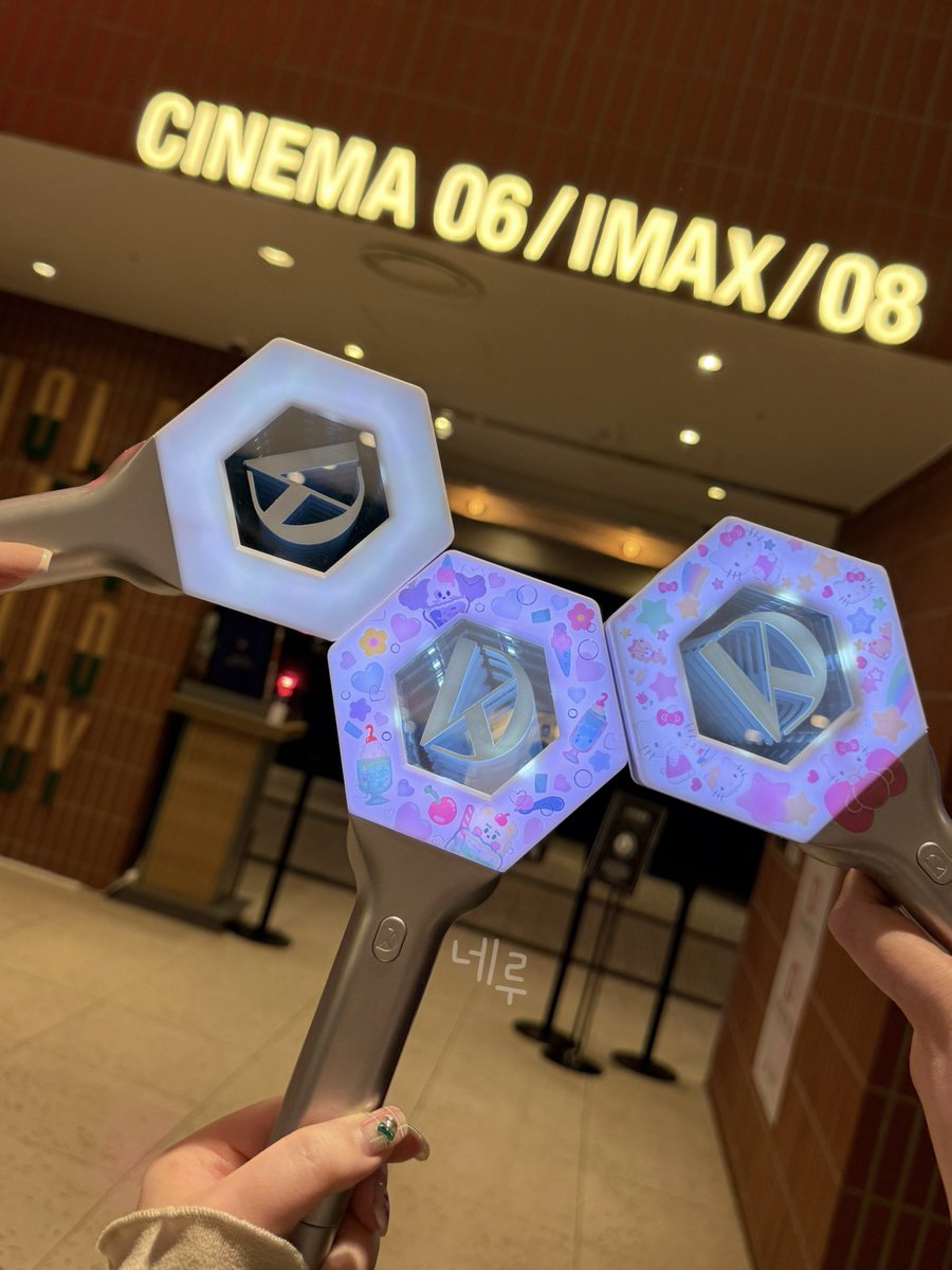 NERU_dan's tweet photo. 음악과 플로디를 향한 다니엘의 진한 진심과 소중한 기록들을보고 뭉클해서 바로 2회차도 예약🫶
1차때 놓쳤던 장면까지 하나하나 눈에담으며 무대 다니엘 실컷즐기고 인터뷰보며 눈물줄줄😭 얼굴은 그대론데 내면이 너무나 성장한다니엘❤️

#강다니엘홀드유어브레스
#강다니엘홀드유어브레스_N차관람 https://t.co/z1QcnYPtLH