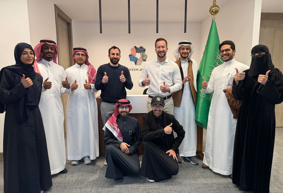 🇸🇦🎮عاجل:
 اختيار 5 استوديوهات سعودية لتحصل على تمويل من #نيوم من خلال مسرعة الأعمال  "ليفل أب" 🫡

الاستوديوهات هي:

1⃣استوديو <a href="/Aiqona_/">Aiqona</a> : يدمج بين الرسوم المتحركة والسرد القصصي والتصاميم التفاعلية للألعاب بأساليب إبداعية لتقديم تجاربٍ مشوّقة

2⃣استوديو Fourcast: يعمل حالياً على