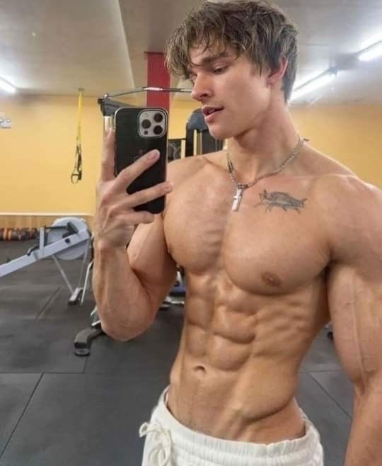 Batman Healthist 🥩☀️ tweet media