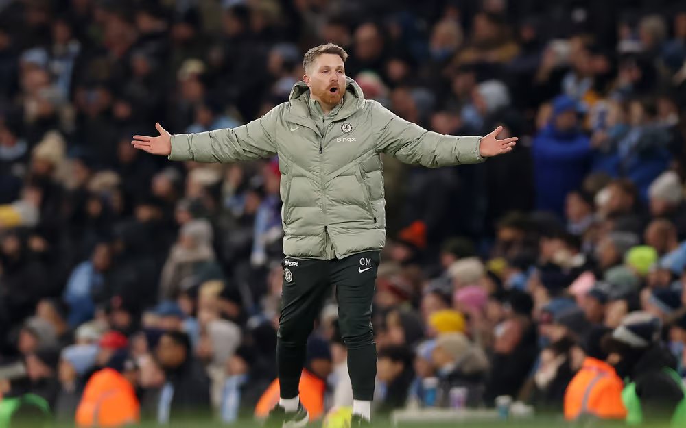 JacobsBen's tweet image. Calum McFarlane will become Liam Rosenior's assistant at Chelsea, as @kierangill_DM called. 

Understand Rosenior impressed with McFarlane's handling of the squad over last two games and personally asked him to join his staff.🔵