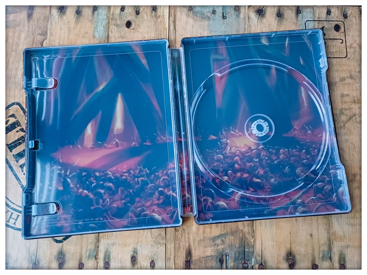 MisterKyleHyde's tweet photo. 🐜 Ces boites qui déboites 🐜 (et le contenu qui va avec ❣️) #lesfourmis #sony #microid #ps5 #steelbook https://t.co/HJtFMc0vYd
