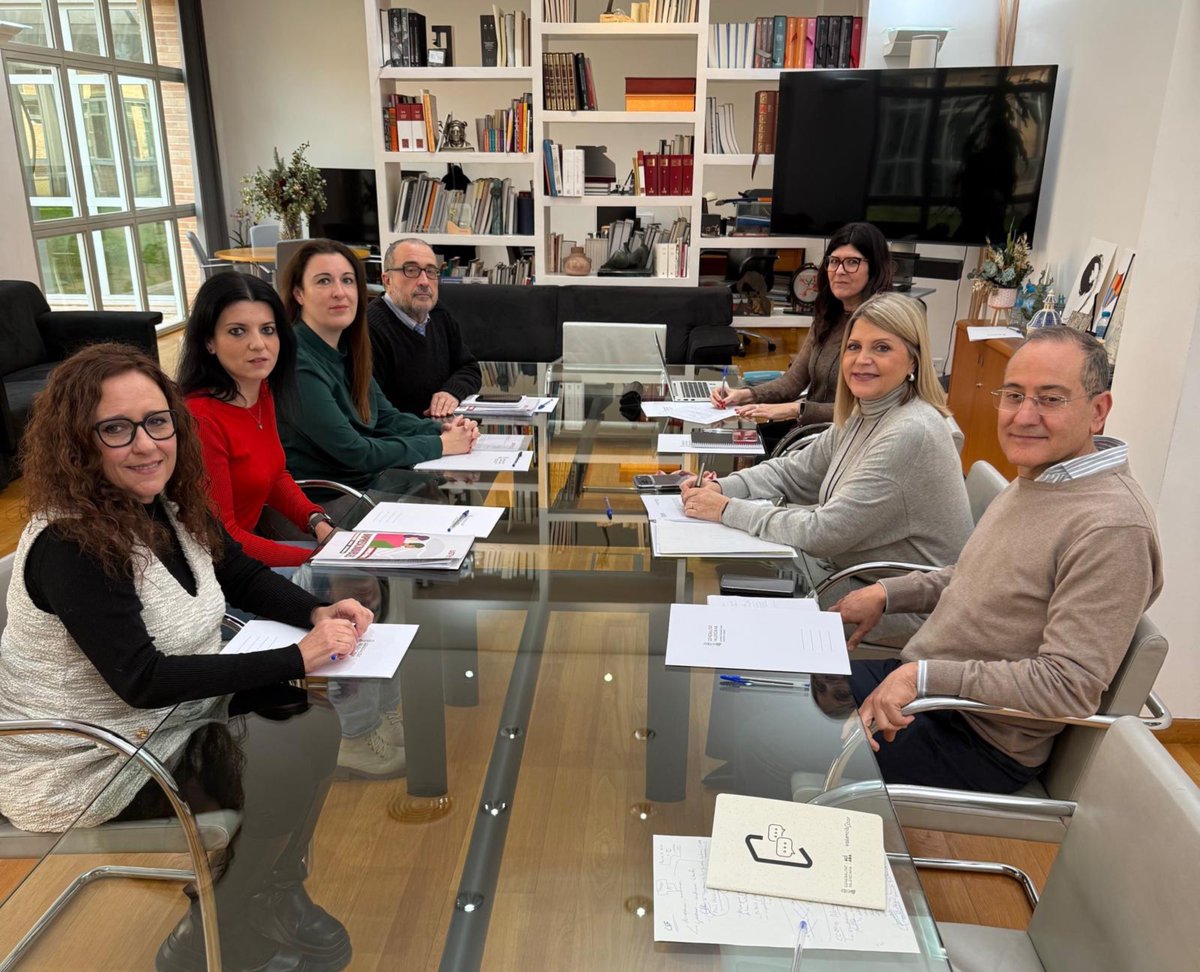 🔴Avui ens hem reunit amb la nova consellera d’Educació per traslladar-li les reivindicacions unitàries del professorat

👉 UGT exigeix que les millores salarials s’incorporen al calendari de negociació en la Junta de Portaveus de febrer, junt amb la resta de millores laborals