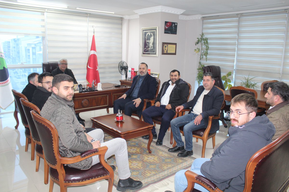 Ardahan Ak Parti İl Başkanı Hakan Aydın ve Yönetim Kurulu üyeleri, Baromuzu ziyaret ettiler.
Nazik ziyaretlerinden ötürü kendilerine teşekkür ederiz.