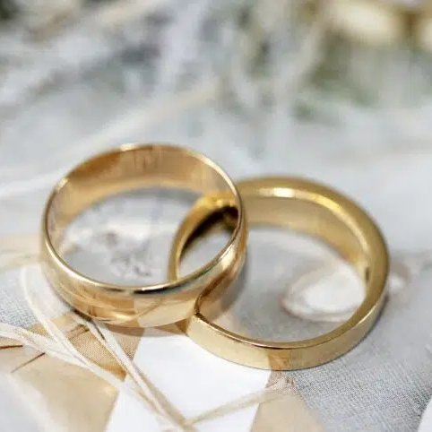 republiqueBRA's tweet image. 💍 💕 Aristocrata britânico de 79 anos procura noiva e divulga lista de exigências inusitadas:

- Deve ser uma “boa reprodutora”
- Pelo menos 20 anos mais jovem
- Nenhuma mulher escocesa
- Deve ser capaz de ter filhos homens (ele quer dois, “um herdeiro e um reserva”)
- Nada de…