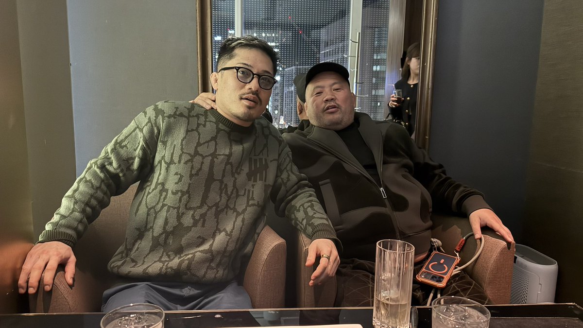 jyobin_channel's tweet photo. 同志と喧嘩する日もあるけど、仲直り出来る日もある。DEEP25周年イベントで色んな人と仲直り出来た。
俺達はまた会える！ https://t.co/7Dezis1M7t