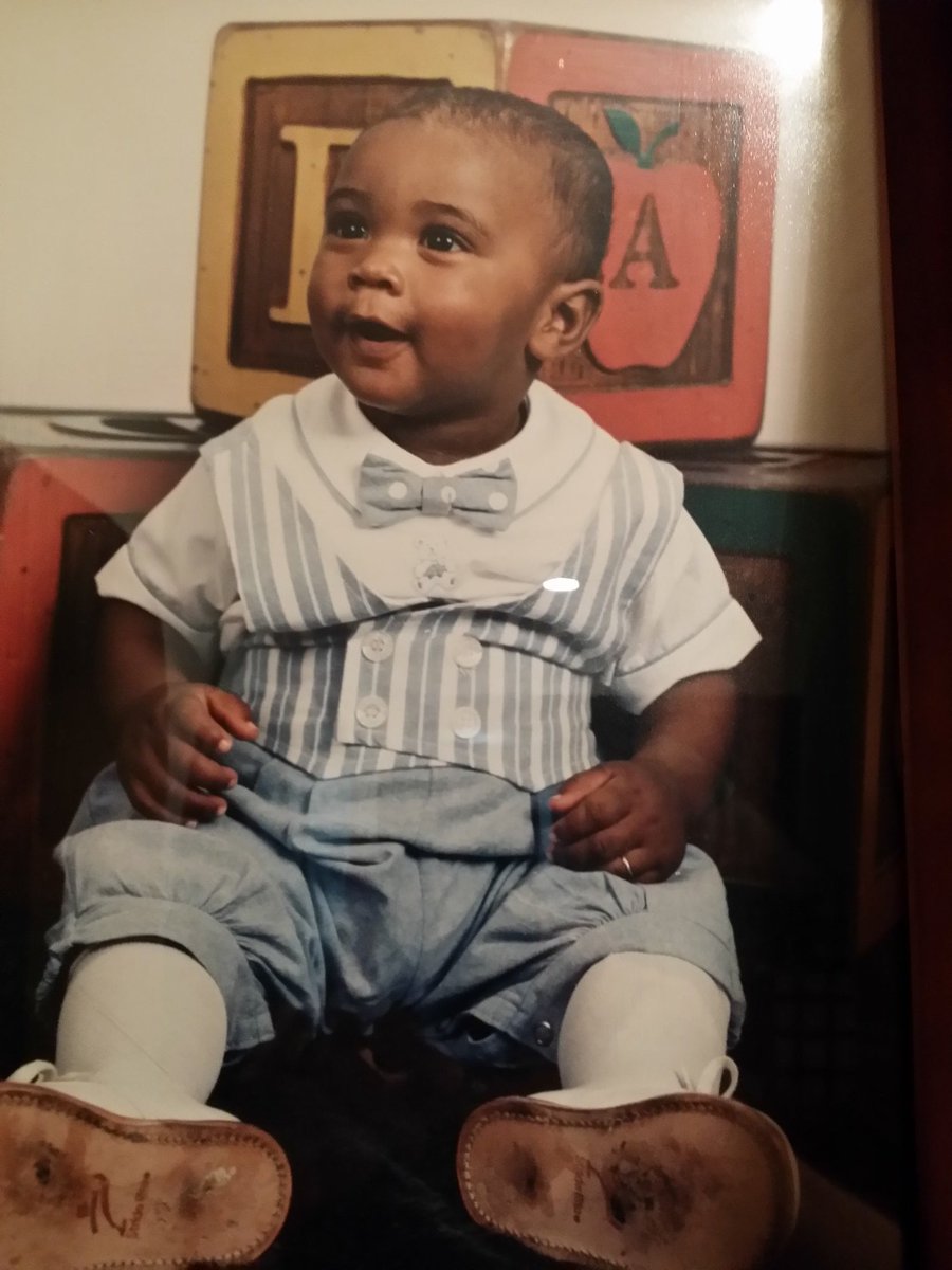 Sjkeepitreal's tweet photo. Twitter fam, show my Son some love..On this day @AllDaySJ_ was proudly introduced into this world as my 1st born. Son, I am so proud of the man you have become, a christian who keep GOD and Family 1st in your life. Happy born day Son, Love you !! Your Dad https://t.co/rq2Nd8W7Sp
