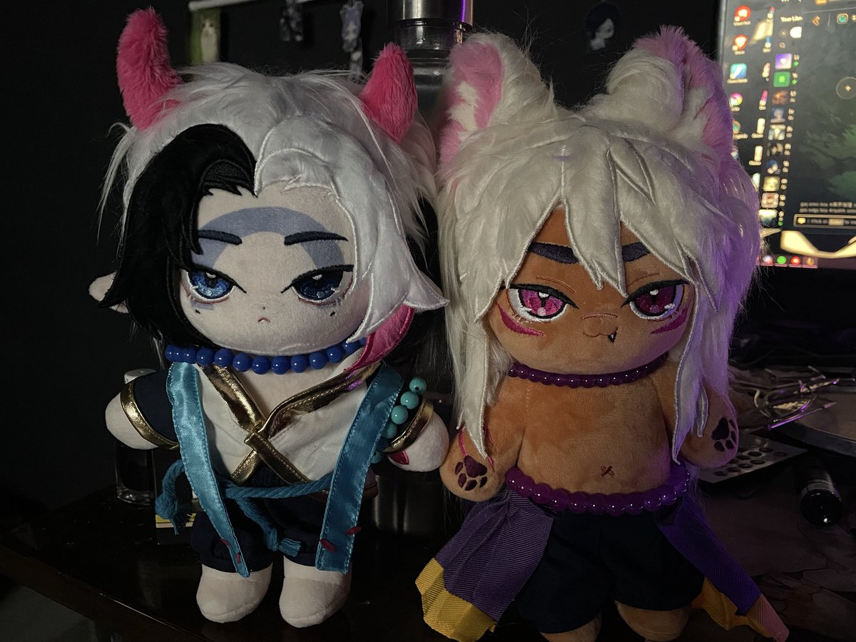 CatnielI's tweet photo. They arrived, I love em!
Tysm ��️@Arunii_art https://t.co/k7tZwQyxcG