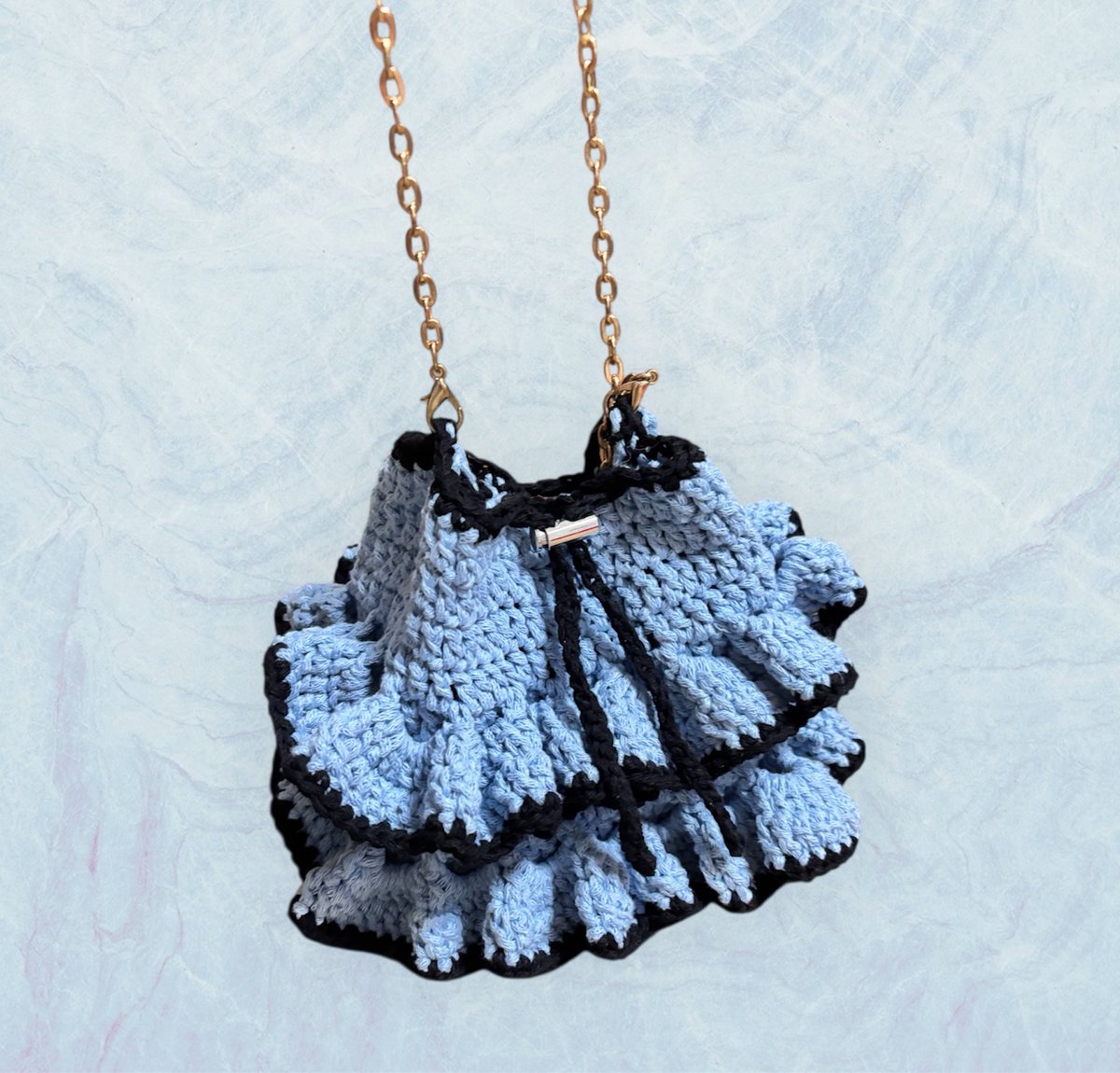 フリルが可愛い👜🩵